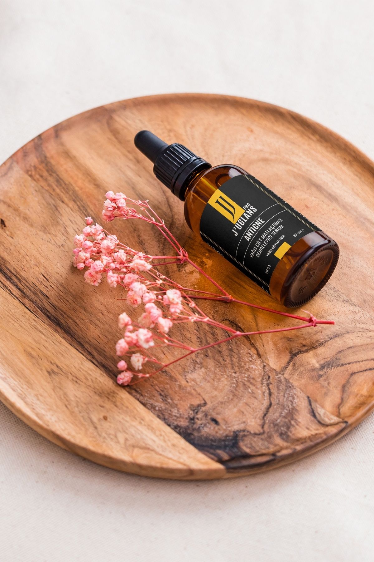 J’UGLANS PRO ANTICNE SERUM